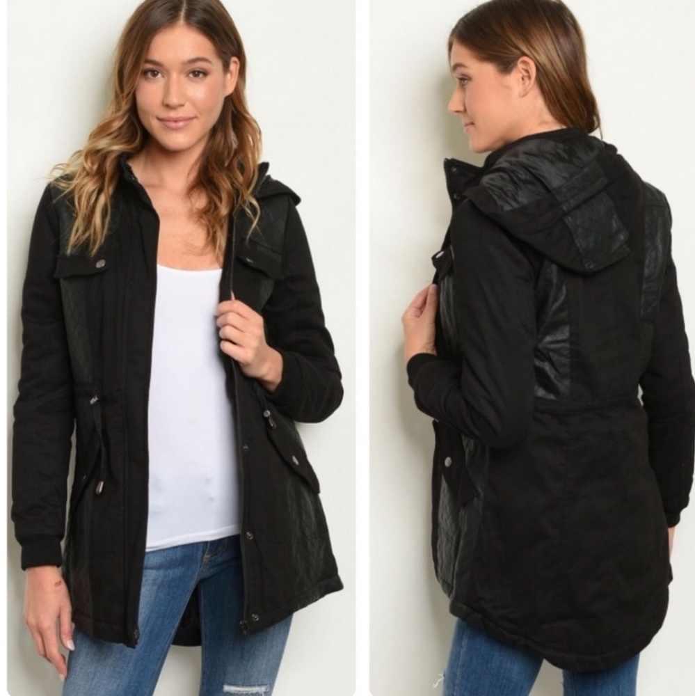 Black hooded Quilted Utility Jacket. Size Small